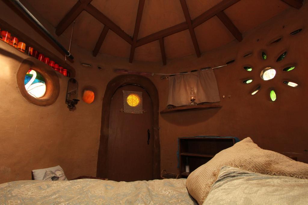 Hotel Hobbit Hut à Geyserville Extérieur photo
